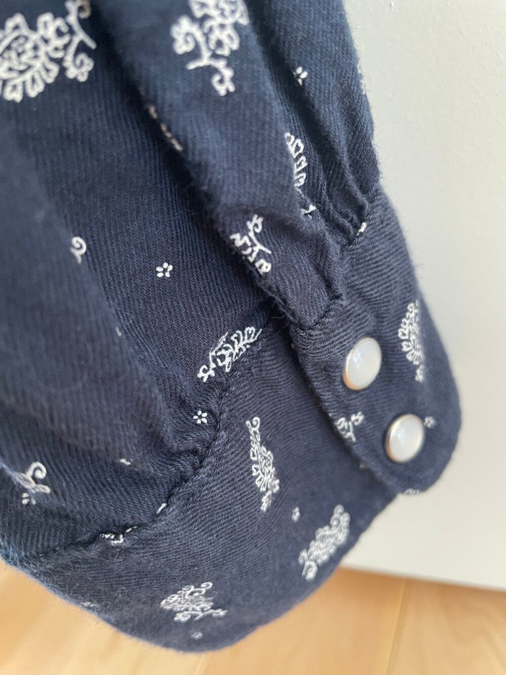 Levis blouse - Picture 5 of 7